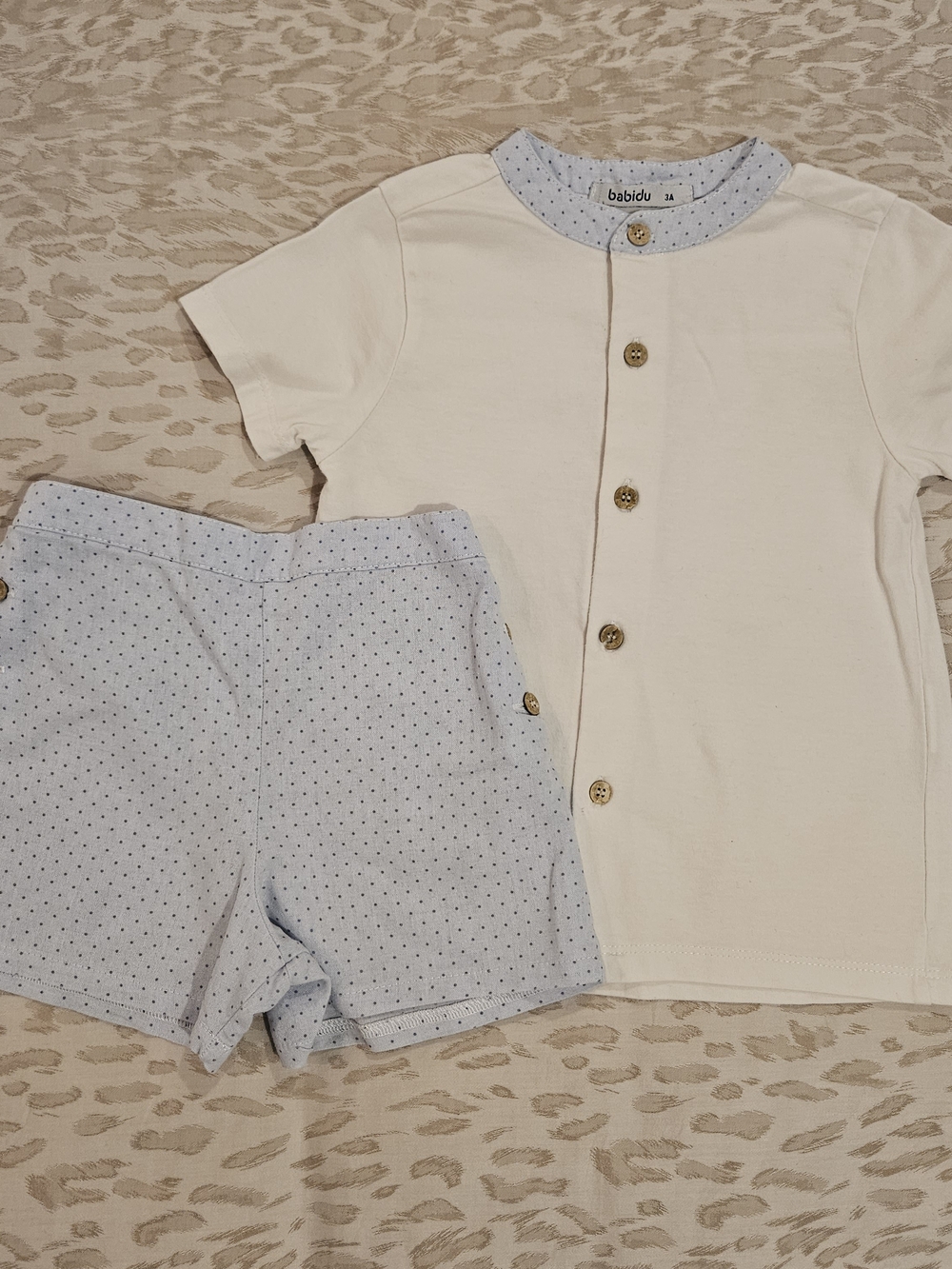 Babidu White & Light Blue Button Front Set Sz 3